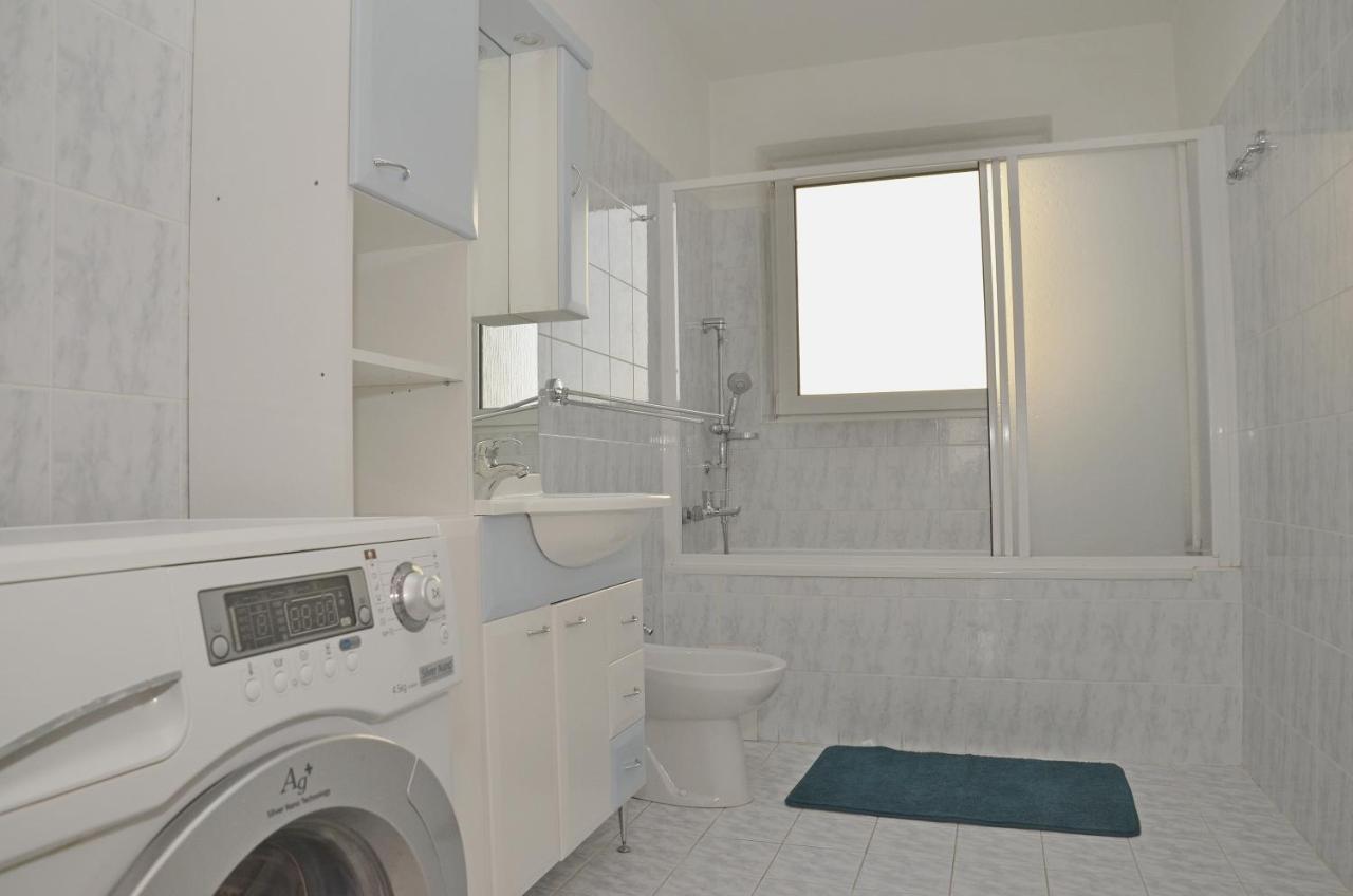 Apartmany Zlatovska เตร็นชีน ภายนอก รูปภาพ