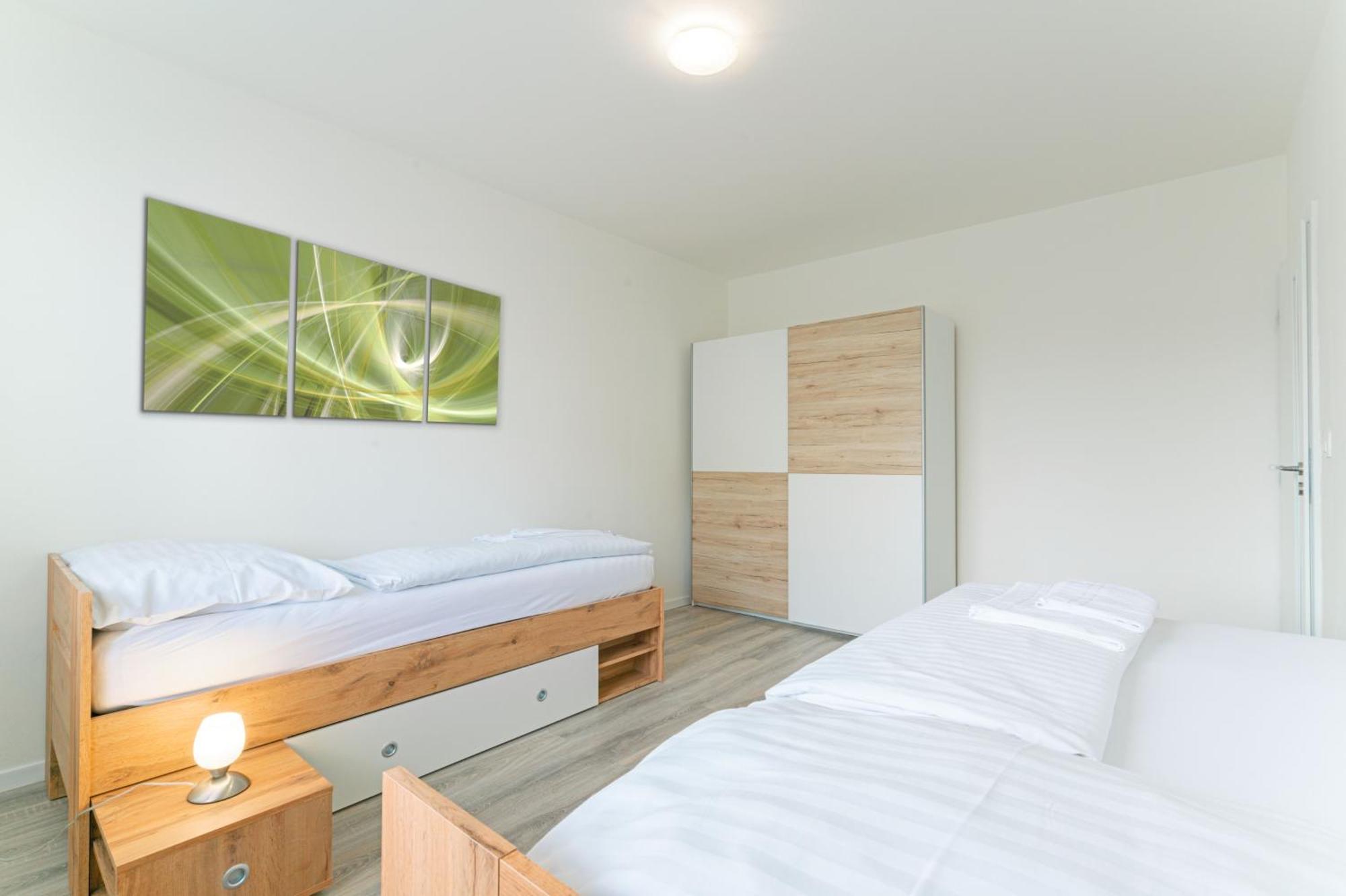 Apartmany Zlatovska เตร็นชีน ภายนอก รูปภาพ
